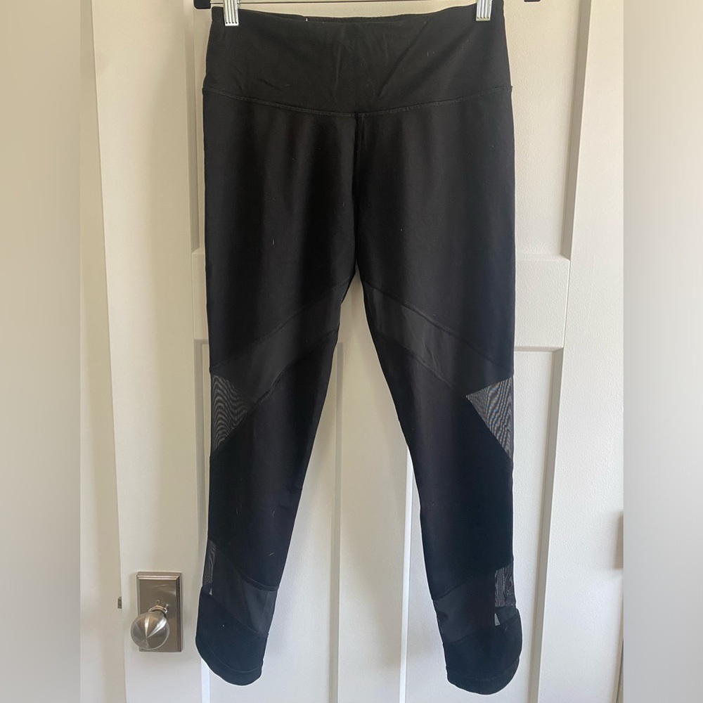 Slightly cropped VS women’s leggings